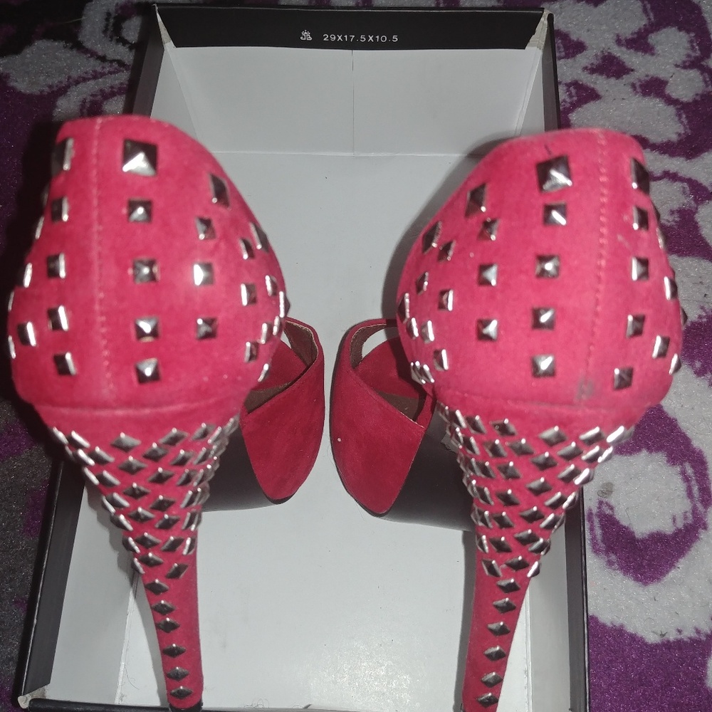 Red heels - Picture 10 of 10